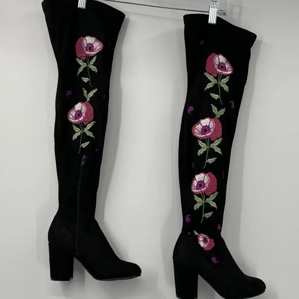 Carlos by Carlos Santana embroidered fabric boots size 6.5
